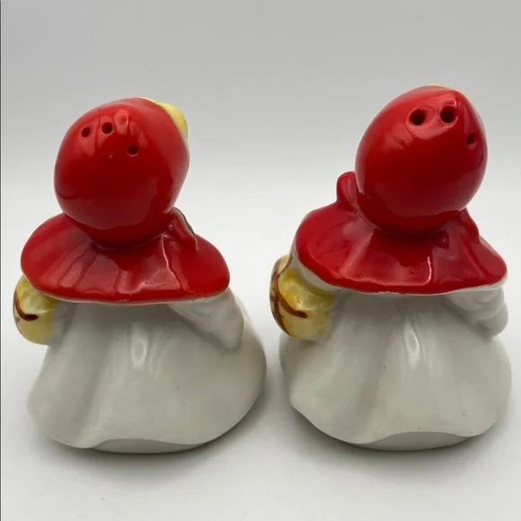 Vintage Hull Pottery Little Red Riding Hood Salt & Pepper Shaker Set of 2 - Picture 3 of 7